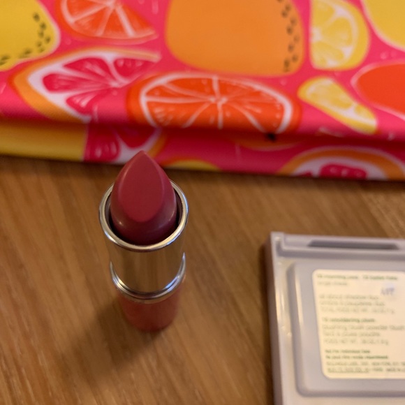 NWT Clinique makeup bag, eye shadow, and lipstick - Picture 5 of 5